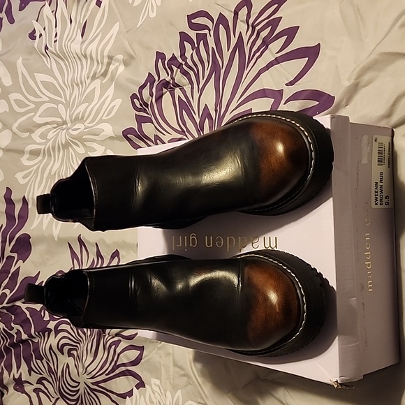 Chelsea Boot - Picture 4 of 4